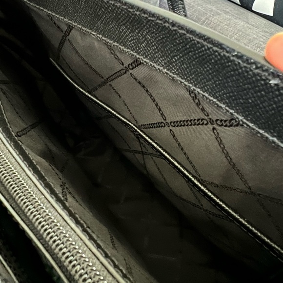 NWT MICHAEL KORS VOYAGER EW TOTE HANDBAG - Picture 8 of 10